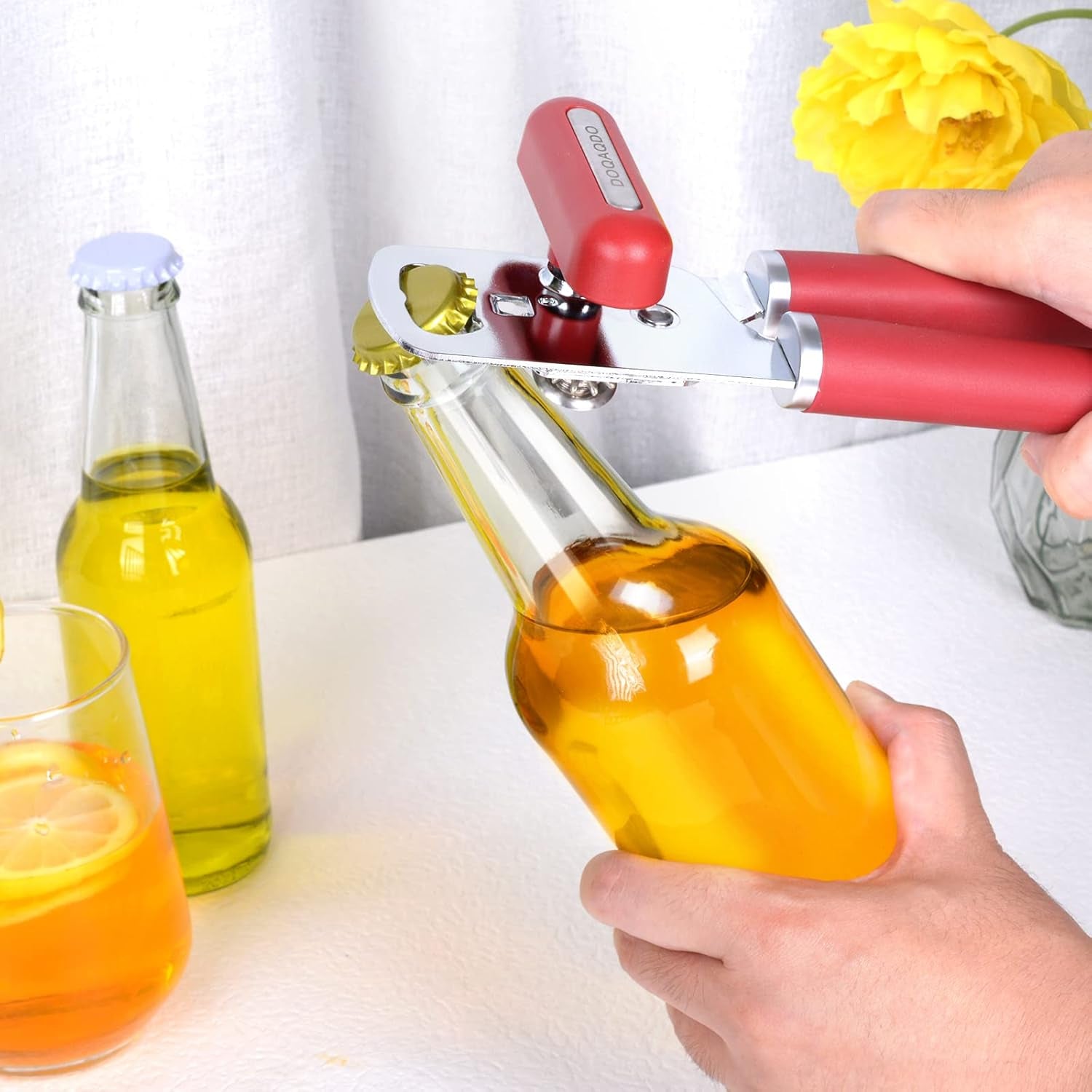 Can Opener Manual Portable Handheld Heavy Duty Hand Can Opener Smooth Edge, Comfortable Grip Safety Can Openers, Sharp Cutting Wheel, Easy Turn Knob, Built in Bottle Opener(Red)