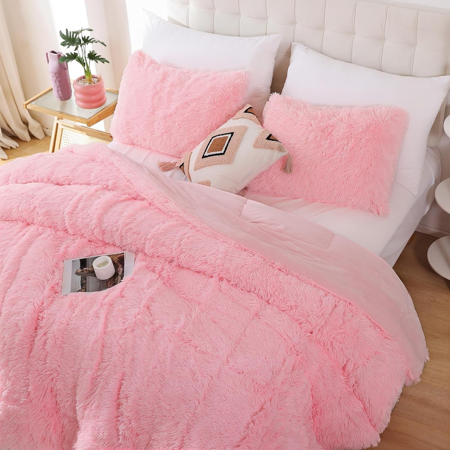 Fluffy Queen Comforter Set, Faux Fur Pink Comforter Set Queen Size, Luxury Fuzzy Bedding Set, Soft Shaggy Bed Set Pink for All Season, 3 Pieces - 1 Comforter & 2 Pillowcases